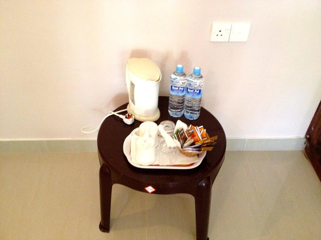 Fire Dragon Hideaway Otel Negombo Oda fotoğraf