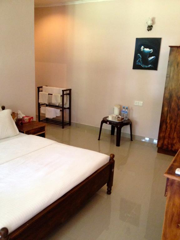 Fire Dragon Hideaway Otel Negombo Oda fotoğraf