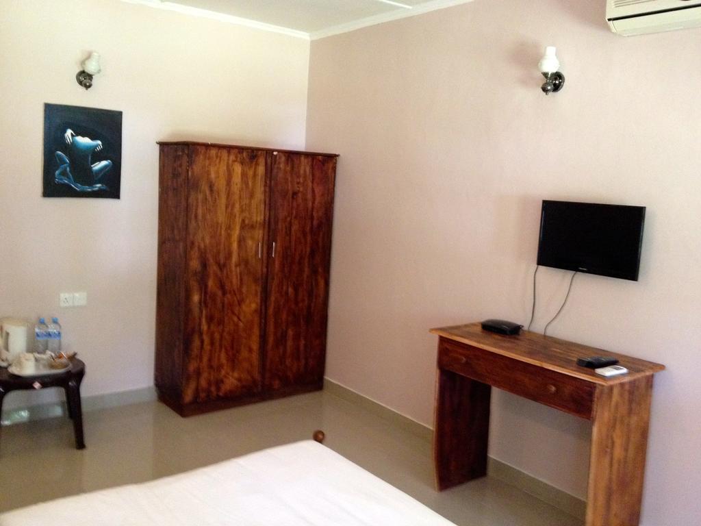 Fire Dragon Hideaway Otel Negombo Oda fotoğraf