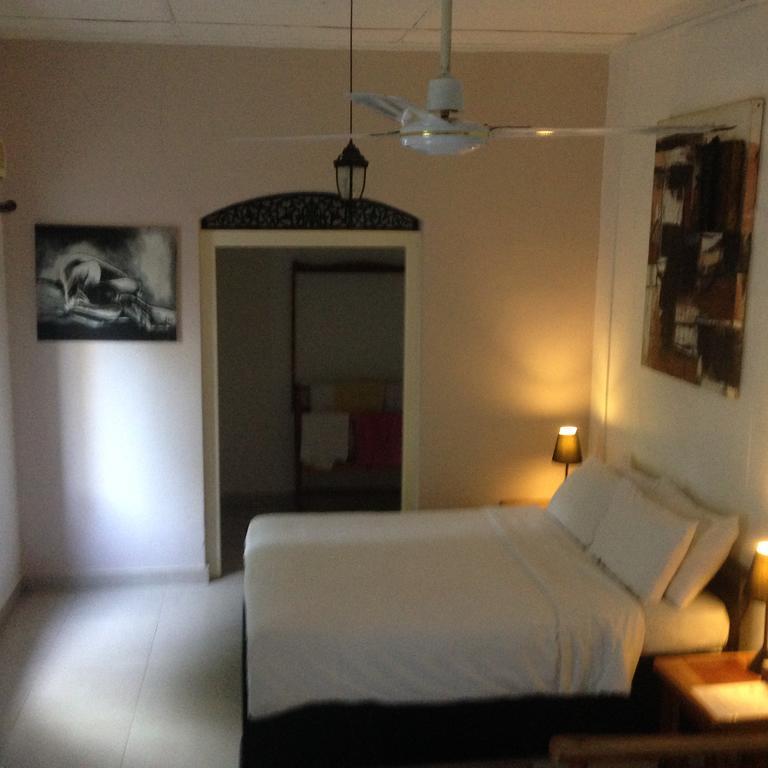 Fire Dragon Hideaway Otel Negombo Dış mekan fotoğraf