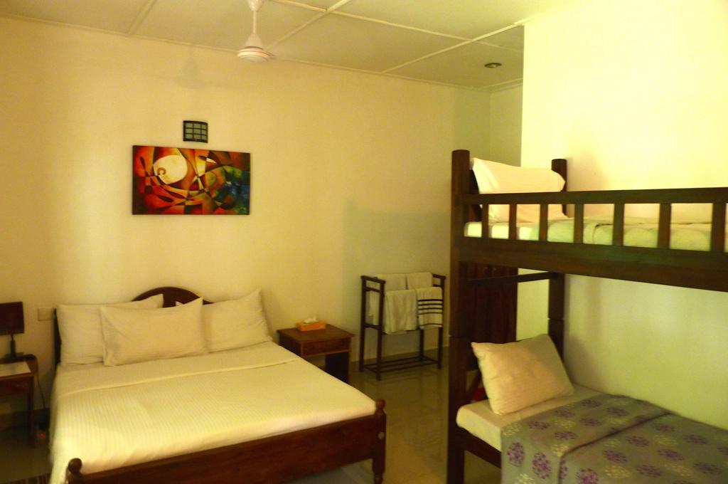 Fire Dragon Hideaway Otel Negombo Dış mekan fotoğraf
