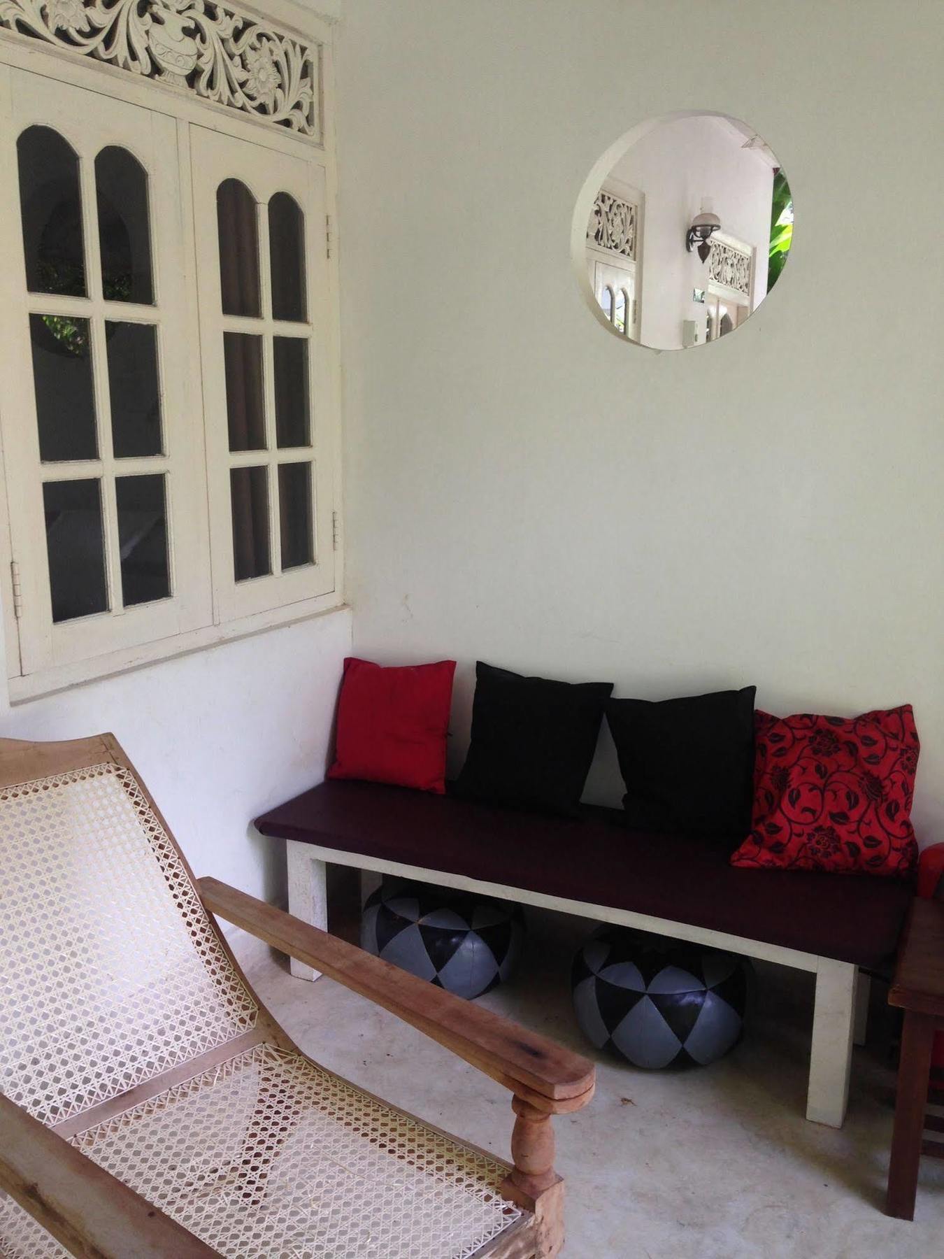 Fire Dragon Hideaway Otel Negombo Dış mekan fotoğraf