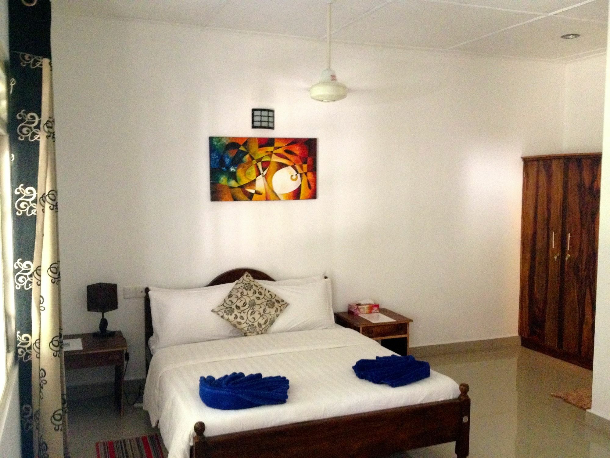 Fire Dragon Hideaway Otel Negombo Dış mekan fotoğraf