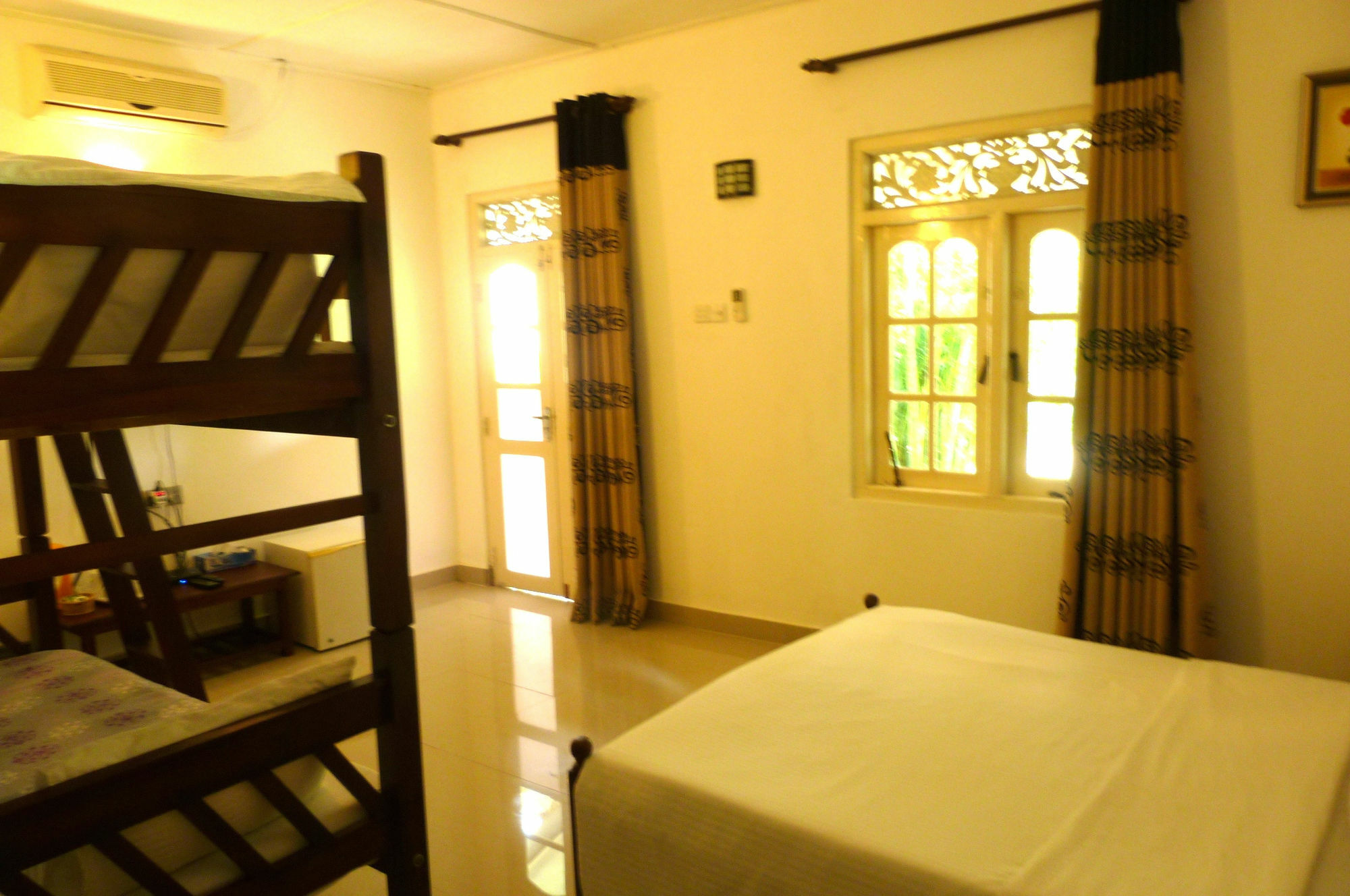 Fire Dragon Hideaway Otel Negombo Dış mekan fotoğraf